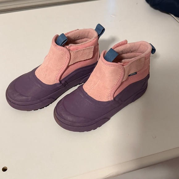Vans Kids Pink and Purple Snow Shoe - Picture 2 of 2